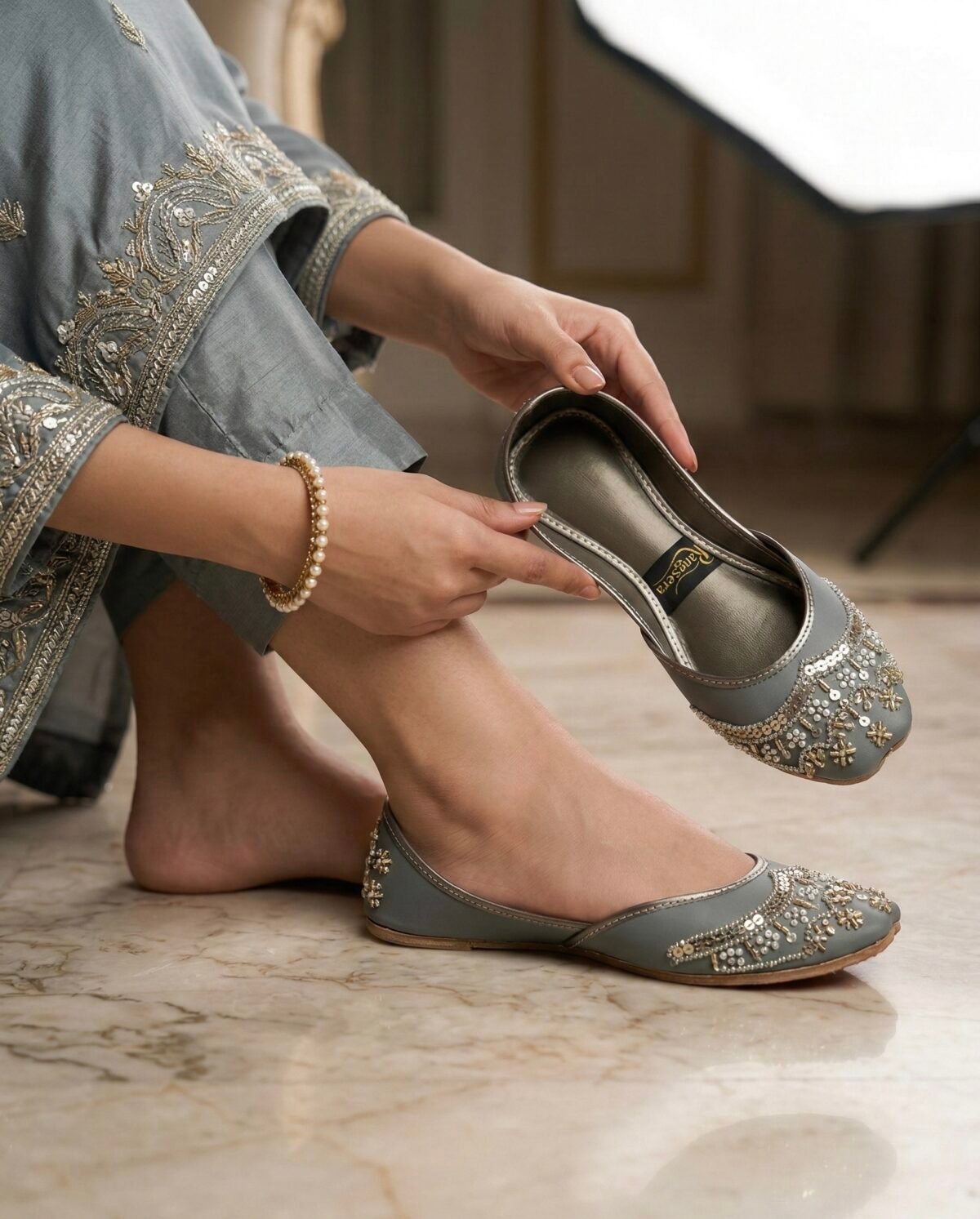 Nooréa (Grey) - Image 1