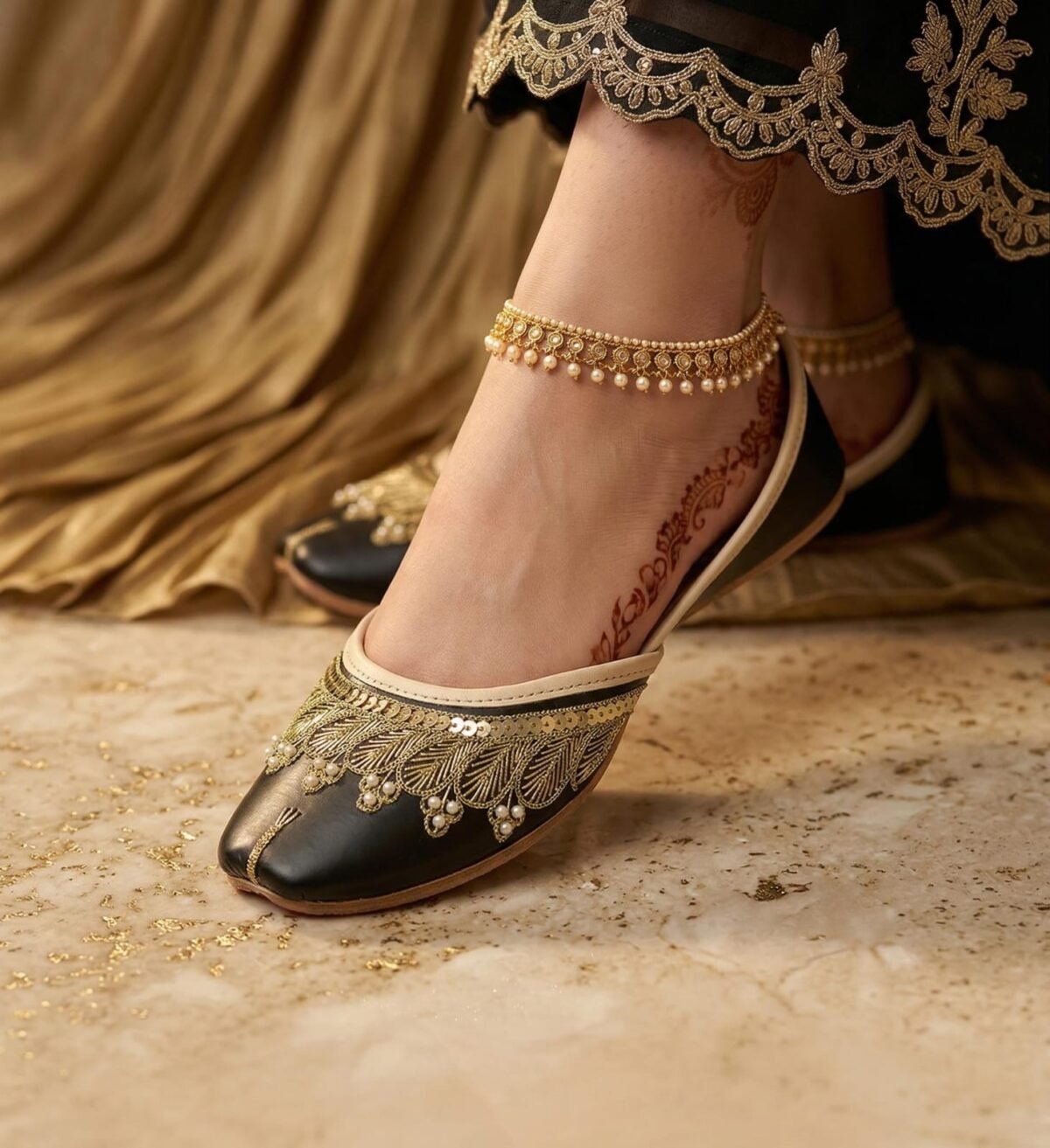 Zareen (Black) - Image 4