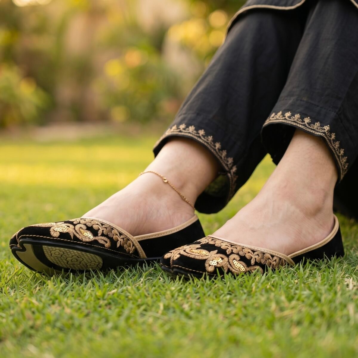 Noor-e-Zar Black Golden  Handmade Khussa for Women - Image 1