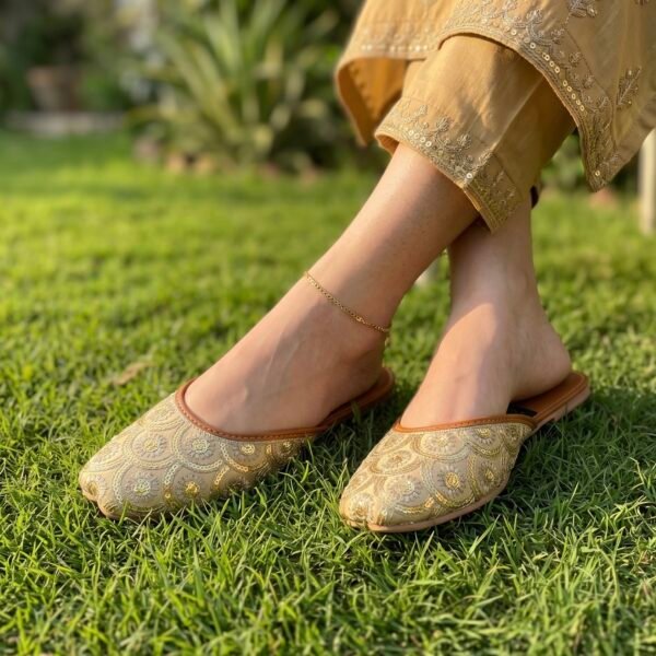 Zarrin (Champagne Gold)